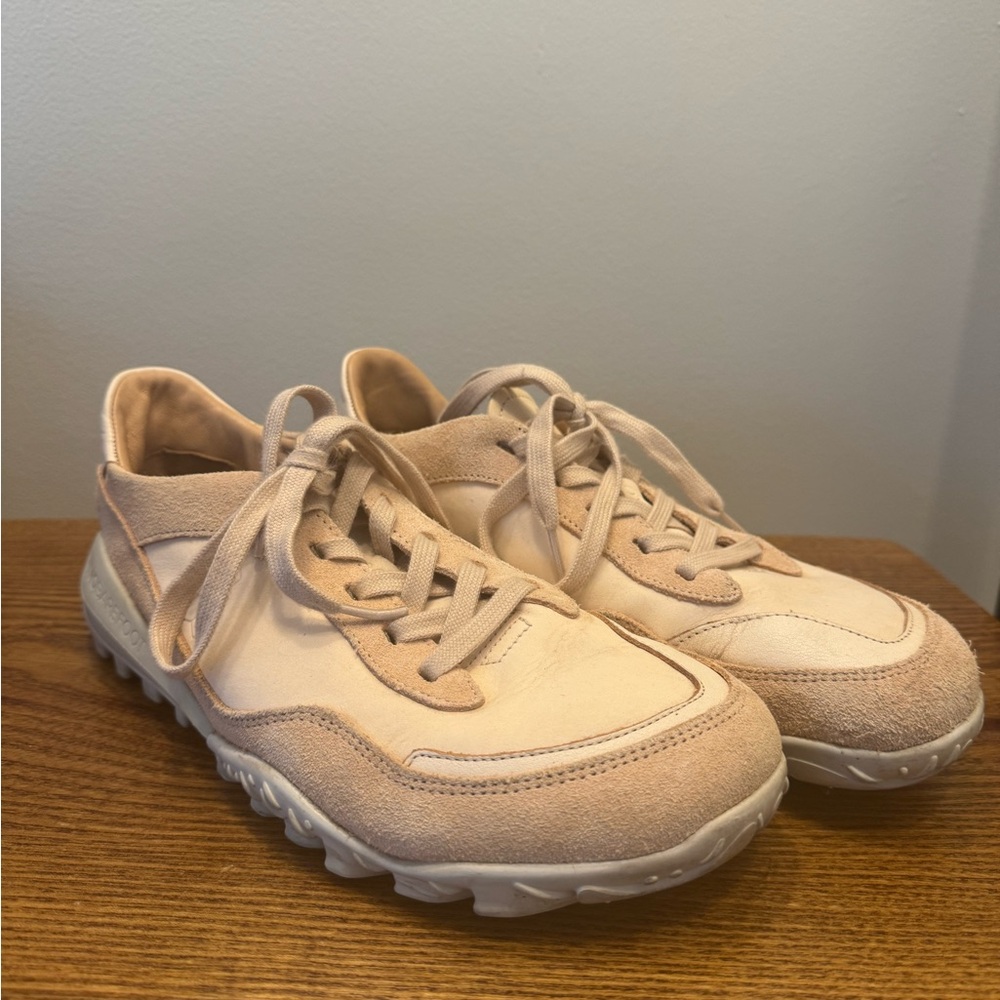 Vivo Barefoot Beige/Tan Minimalist Lace-Up Sneakers